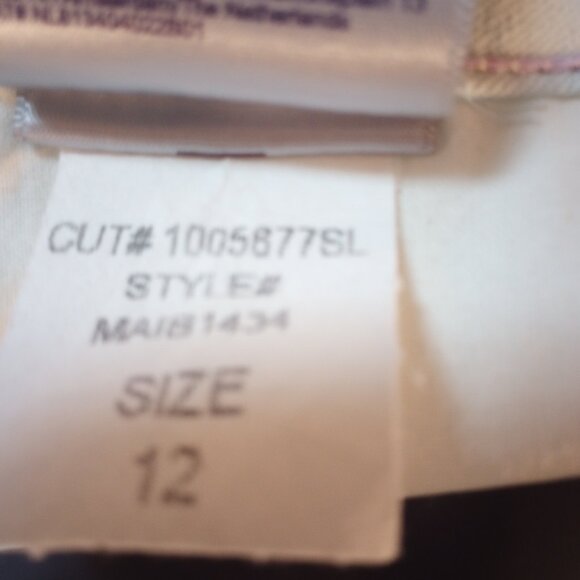 Never worn. Not Your Daughter's Jeans. Size 12 - Picture 8 of 8